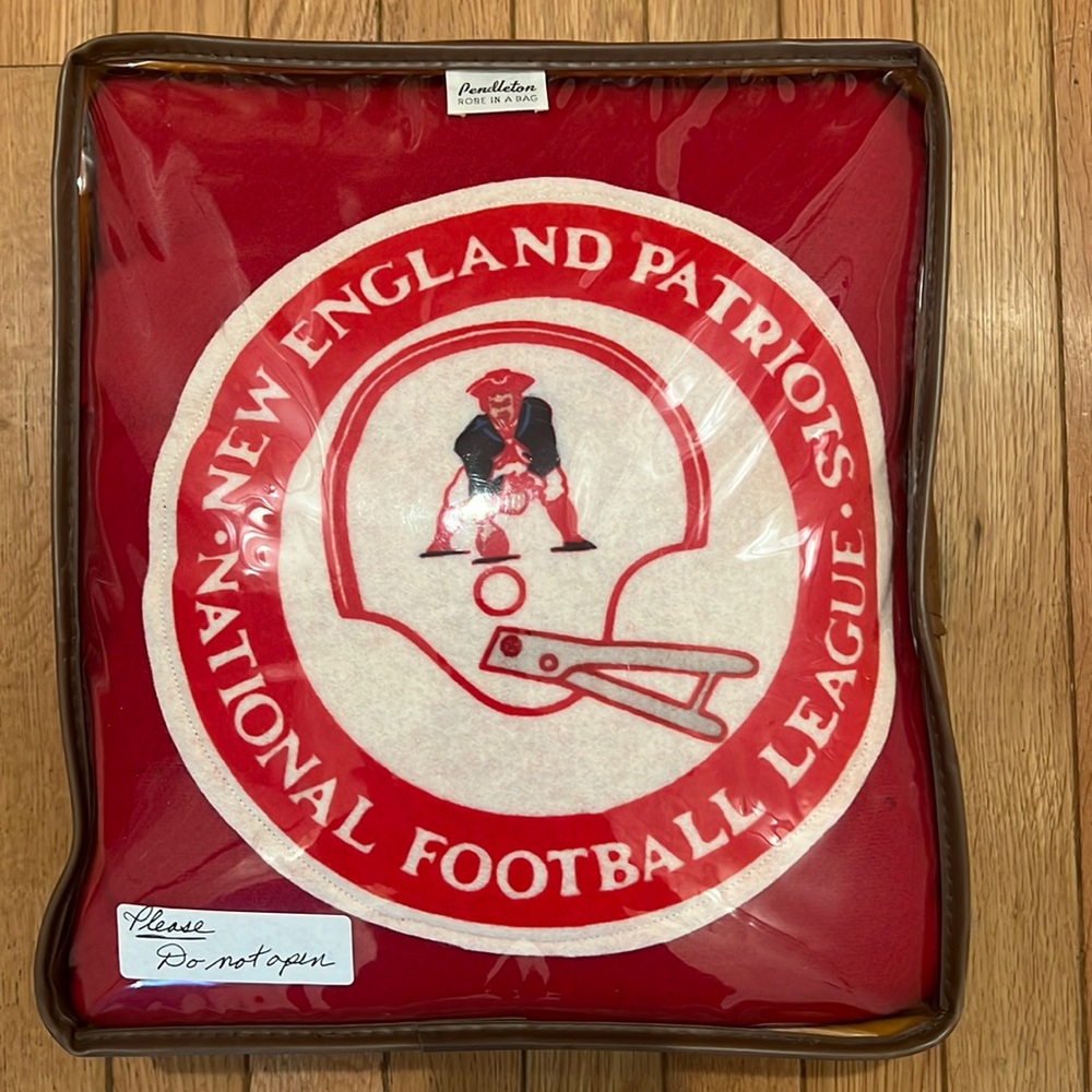 Rare Vintage NFL New England Patriots Pendleton Wool Stadium Blanket Robe in Bag